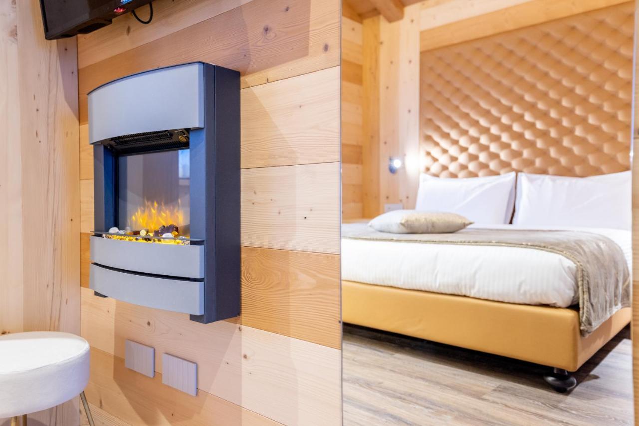 Chalet Imbosc'Che - 5 Beautiful Rooms In Charming B&B Livigno Exterior foto